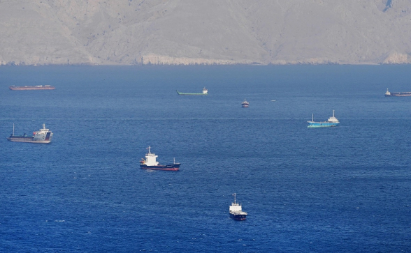 КСИР возобновил блокаду Ормузского пролива