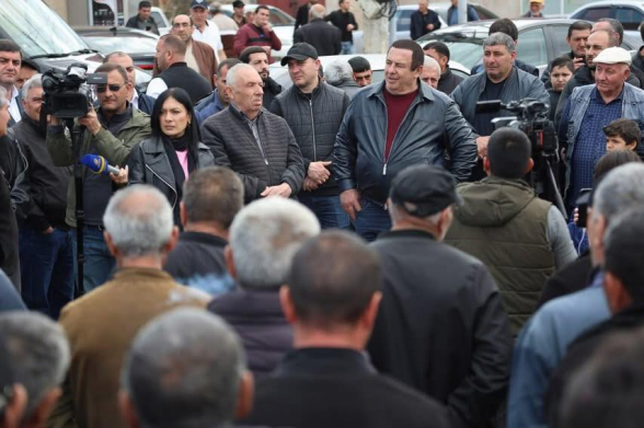 Գագիկ Ծառուկյանի մարզային հանդիպումները վեր են ածվում ժողովրդական ասուլիսների