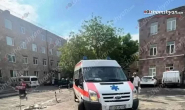 Էջմիածնում բետոնե սալիկներն ընկել են 37-ամյա տղամարդու վրա
