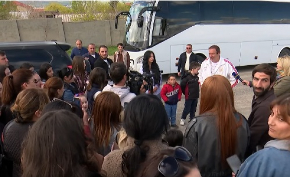 44-օրյա պատերազմում զոհված զինծառայողների ծնողներն ու ընտանիքի անդամները բարձրացել են Հատիսի գագաթ՝ Քրիստոսի մոնումենտալ արձան-համալիրի կառուցման վայր (տեսանյութ)