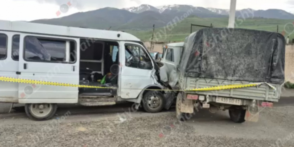 Բախվել են Վանաձոր–Սպիտակ–Լեռնավան երթուղին սպասարկող «Գազել»-ը ու «ՈւԱԶ»-ը․ կա 6 վիրավnր