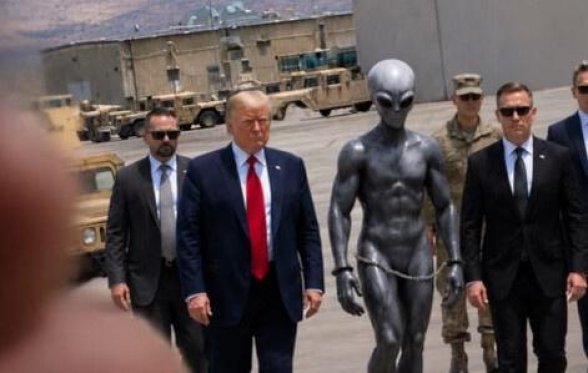 Трамп опубликовал изображения с инопланетянами и войной в космосе